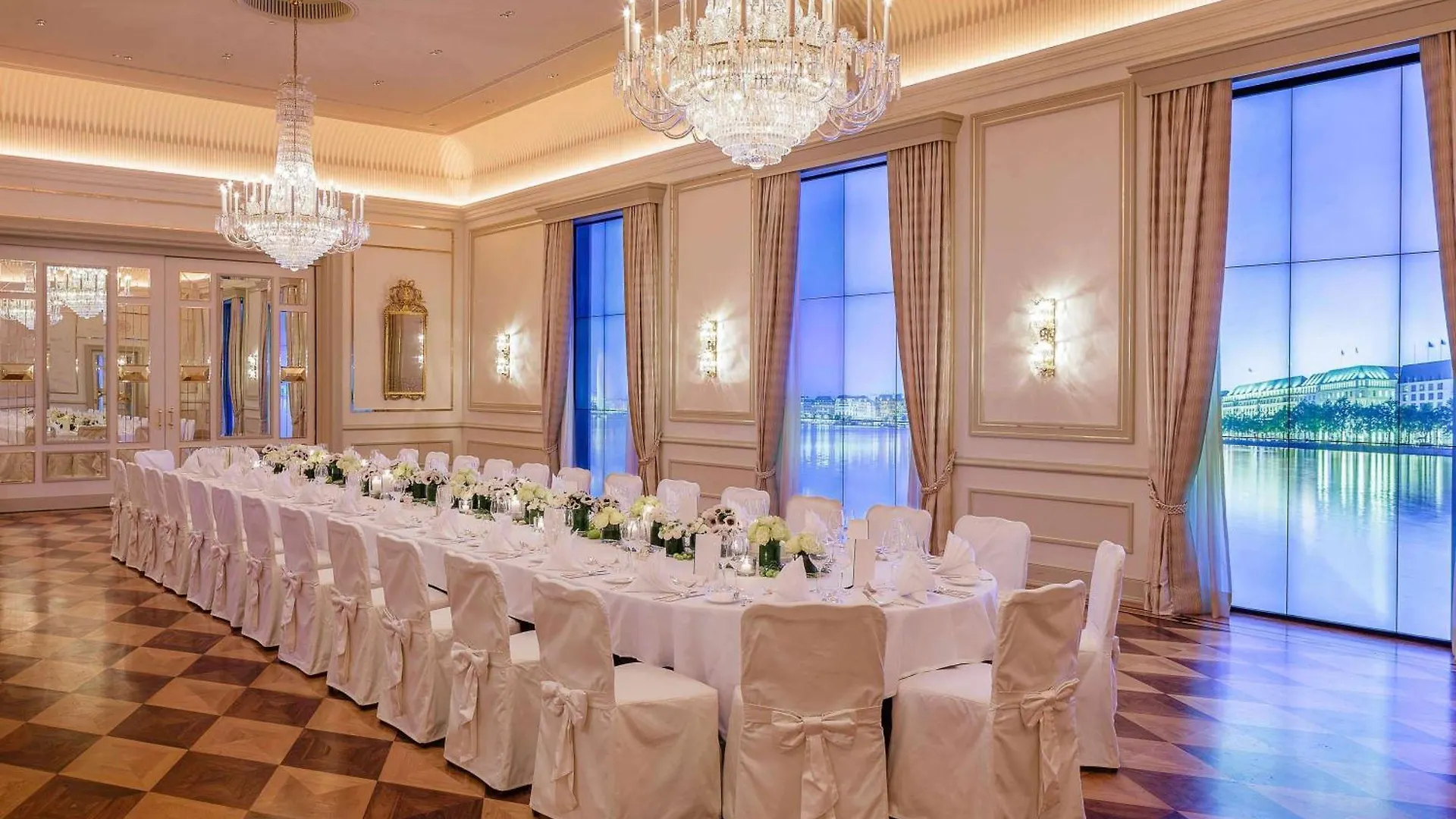 Fairmont Hotel Vier Jahreszeiten Hamburg