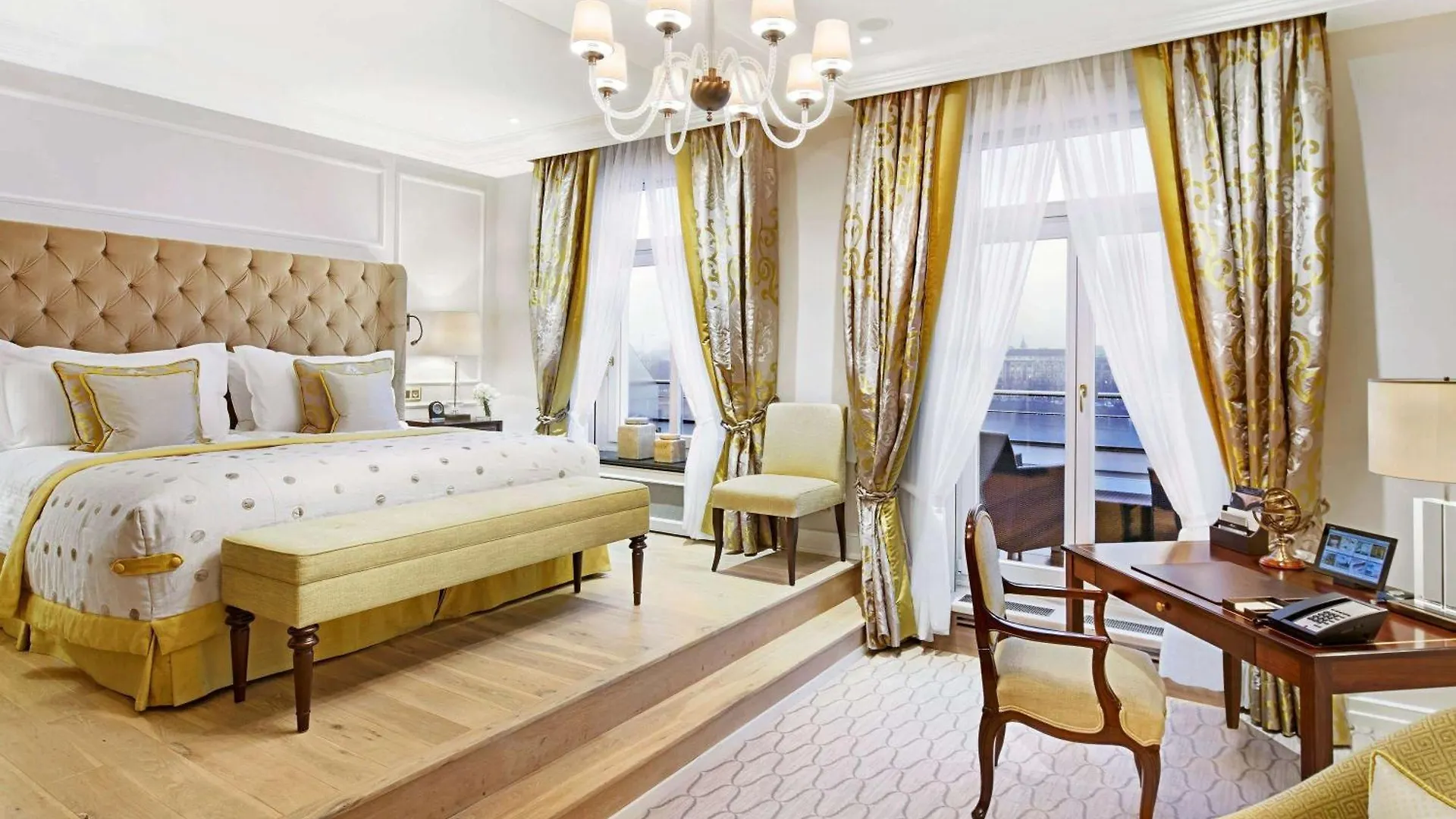Fairmont Hotel Vier Jahreszeiten Hamburg