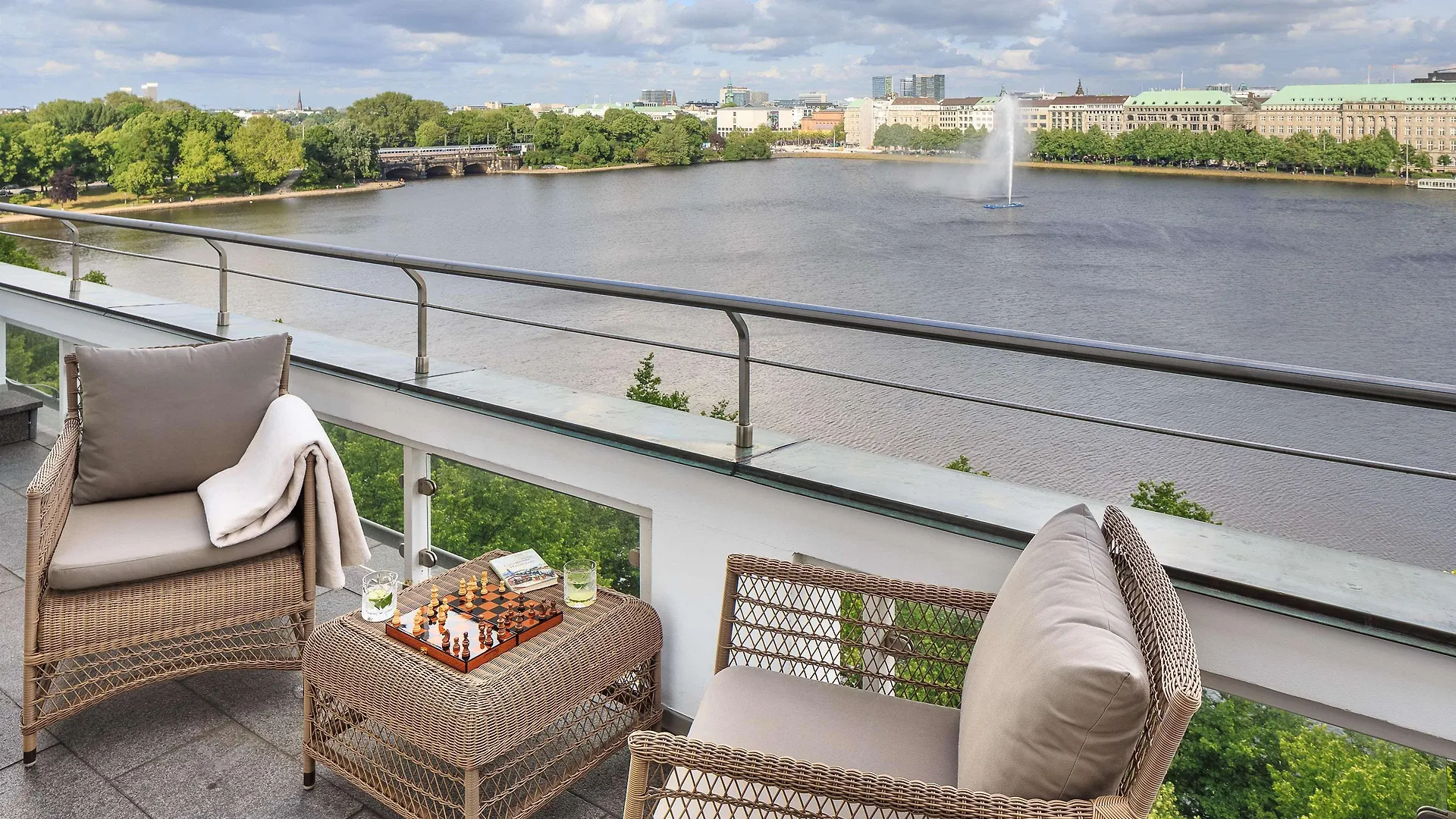 Fairmont Hotel Vier Jahreszeiten Hamburgo Alemanha